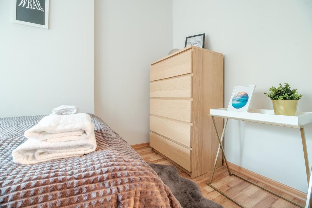 Inside Solec Apartament *