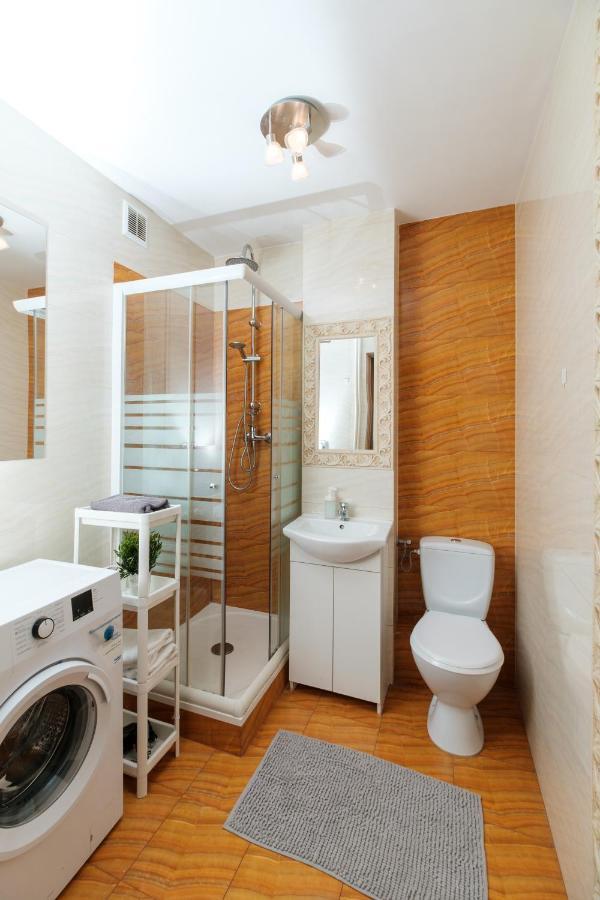 Inside Solec Apartament *